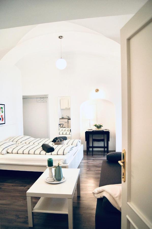 Beautiful Apartment 3 City Center Вена Экстерьер фото